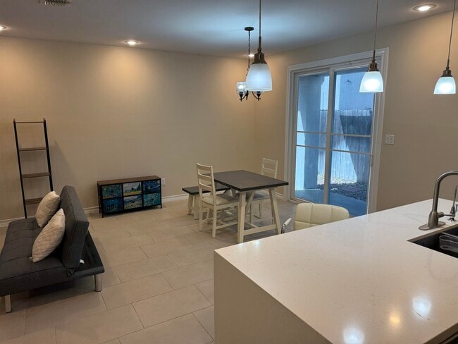 Building Photo - 7917 Elka Lp