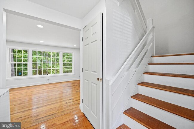 Building Photo - 1214 Fox Run Pl