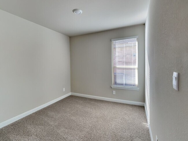 Building Photo - Stylish Newer Construction in a Premier Master-Planned Community