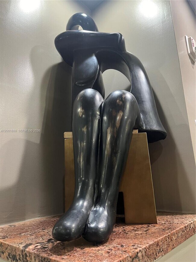 Building Photo - 850 N Miami Ave