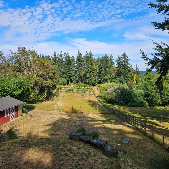 Building Photo - Private Bainbridge Island Retreat with Acreage & Modern Comforts