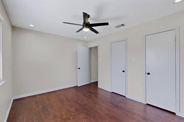 Building Photo - 310 E Amberway Ln