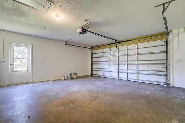 Building Photo - 11100 Monarch St