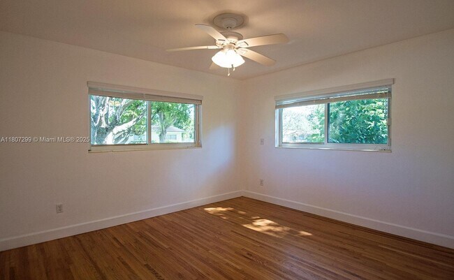 Building Photo - 5800 SW 100th St
