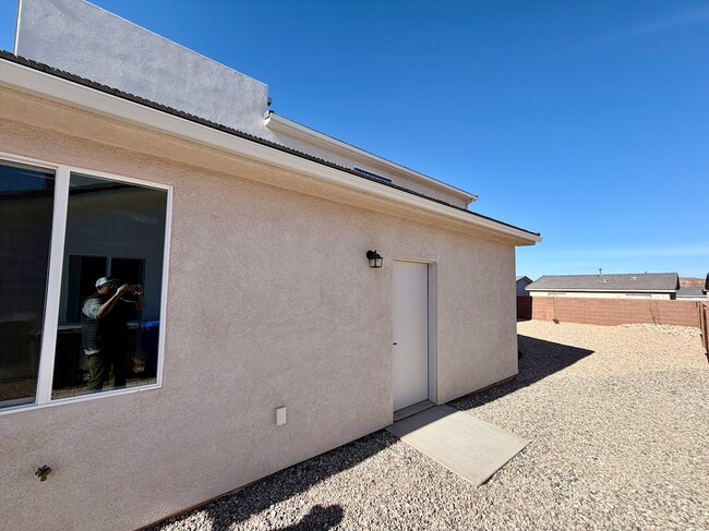 Building Photo - 4135 El Capitan Wy