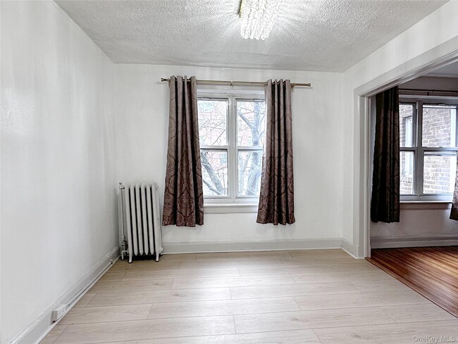 Building Photo - 153 Fifth Ave