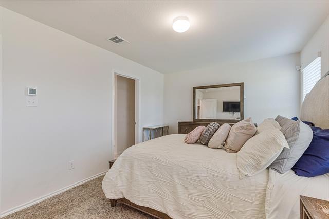 Building Photo - 936 English Dr