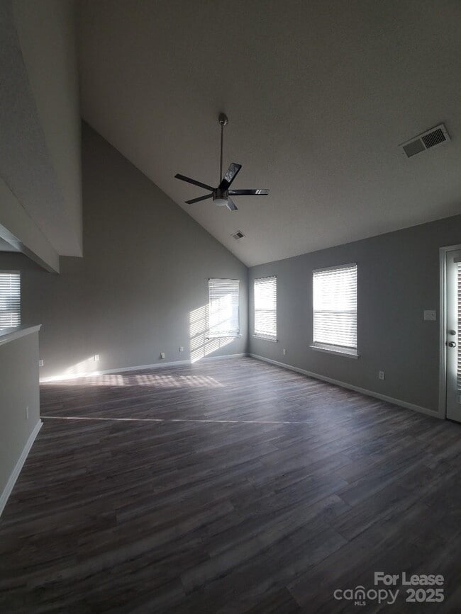 Building Photo - 10623 Campion Ct