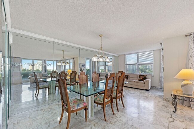 Building Photo - 2751 S Ocean Dr