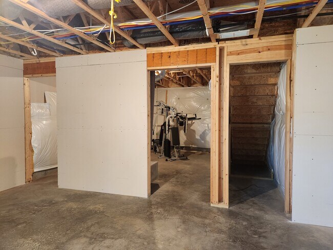 Building Photo - 16613 Rockcrest View Ln