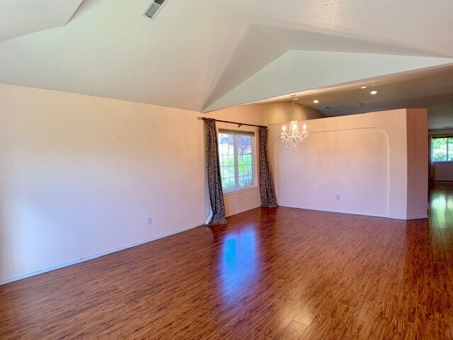 Building Photo - Unique 4 Bedroom Home- Minutes to Vancouve...
