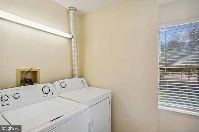 Building Photo - 18401 Guildberry Dr