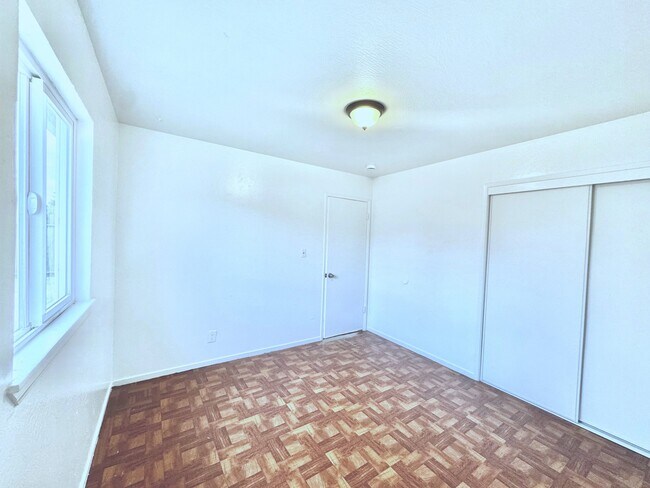 Building Photo - 277 Cherry Way