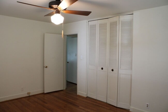 Building Photo - 1705 Hillcrest Dr W