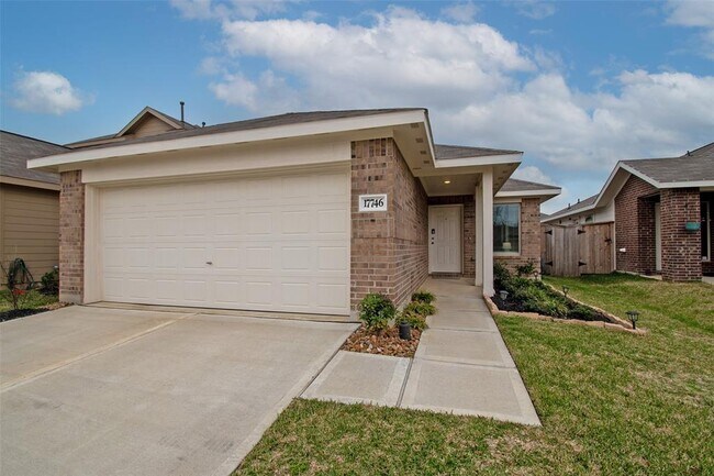Primary Photo - 17746 Pemswood Dr