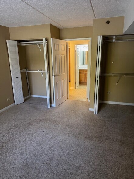 Building Photo - 1450 Plymouth Ln