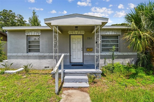 Building Photo - 751 Southwest Boulevard N