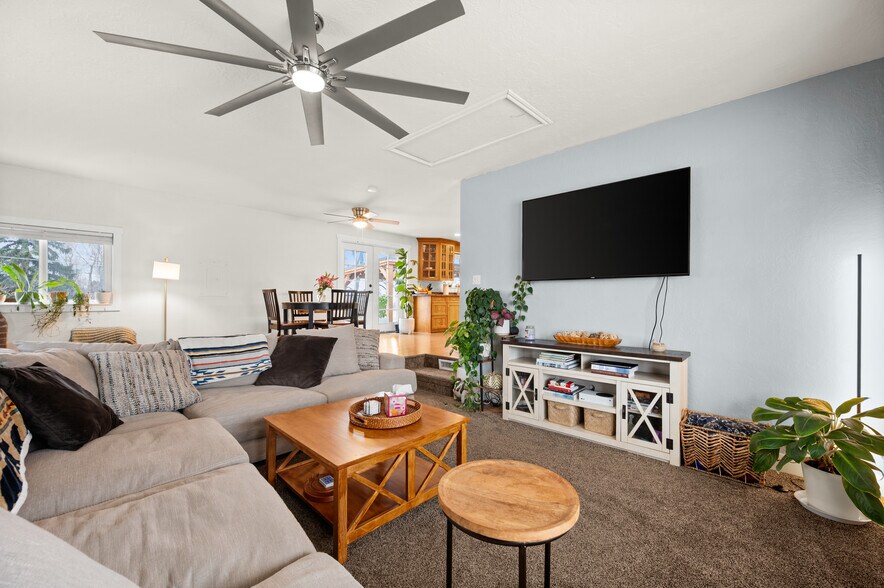 Building Photo - 8916 S 1240 E