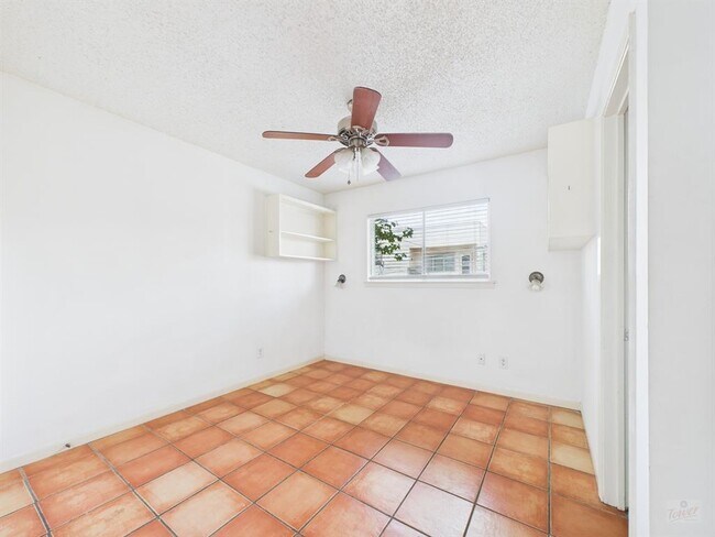 Building Photo - 803 W 28th St