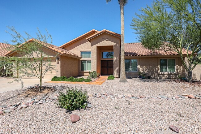 Primary Photo - Welcome to this stunning 4 bedroom, 2 bath...