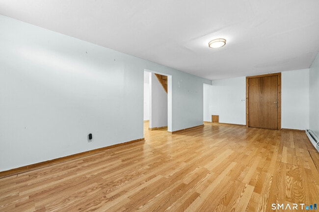 Building Photo - 12 Beach Park Rd