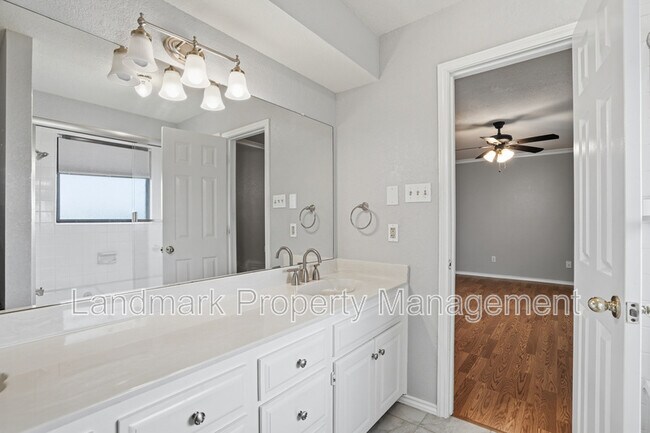 Building Photo - 5845 Water Ridge Dr