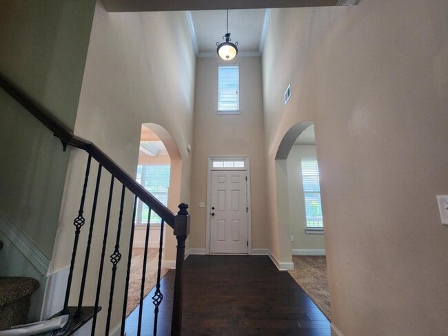 Building Photo - 2740 Blake Towers Ln