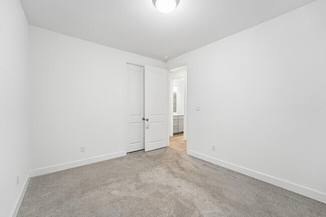 Building Photo - 133 Plumbago Loop