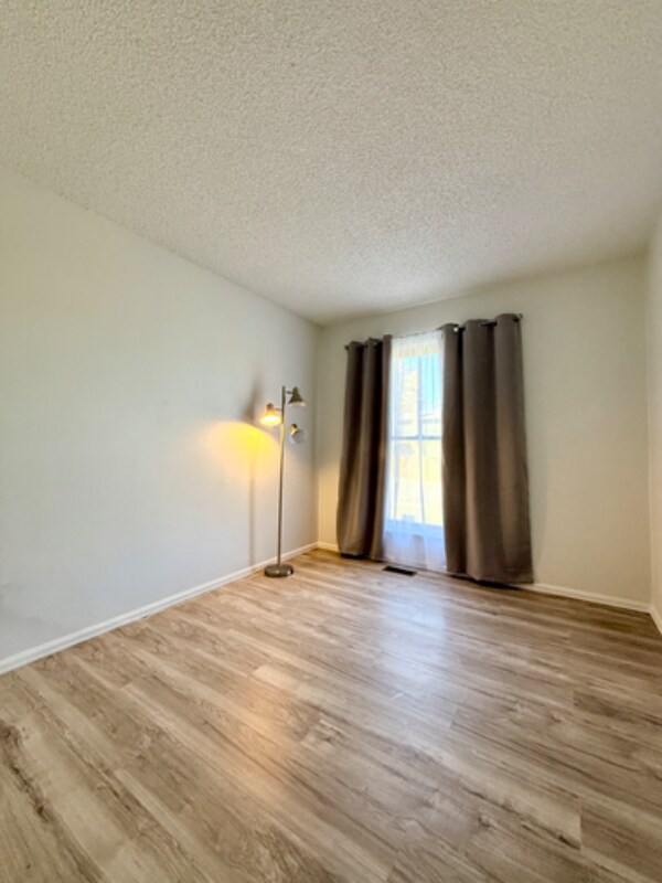 Building Photo - 2708 W 98th Dr