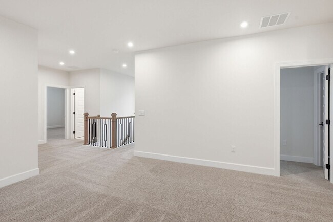 Building Photo - 1061 Sycamore Ests
