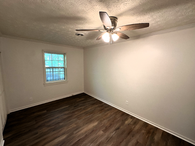 Building Photo - 1111 Lawton Pl SW