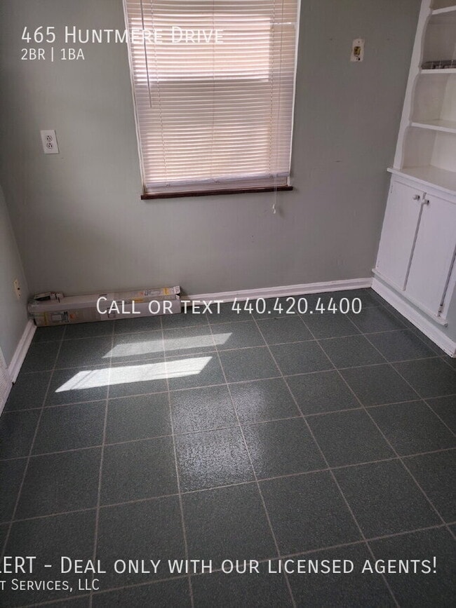 Building Photo - 465 Huntmere Dr