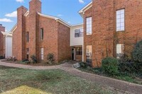 Building Photo - North Bossier Townhouse