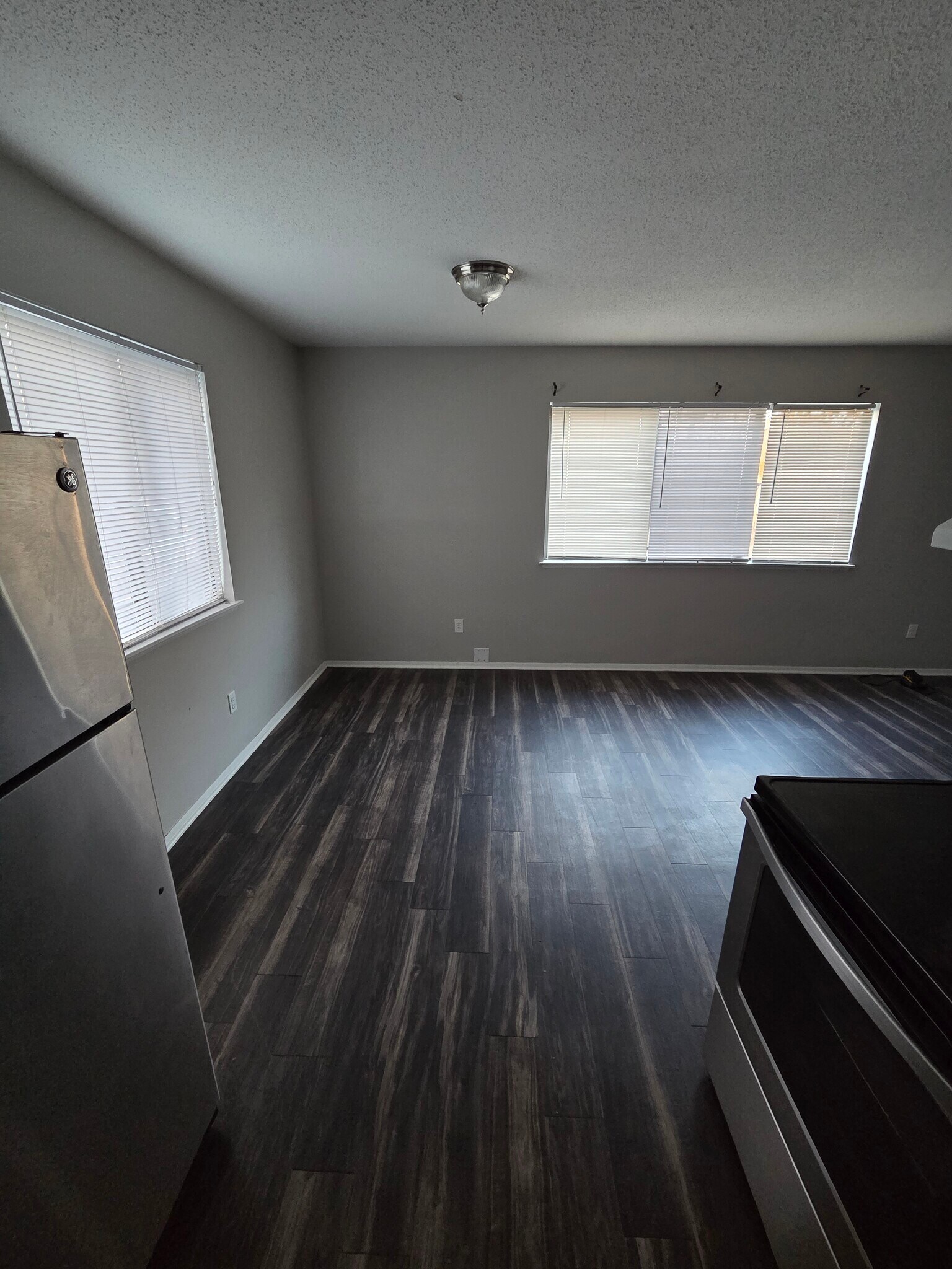 Building Photo - 3223 Schuetzen Ln