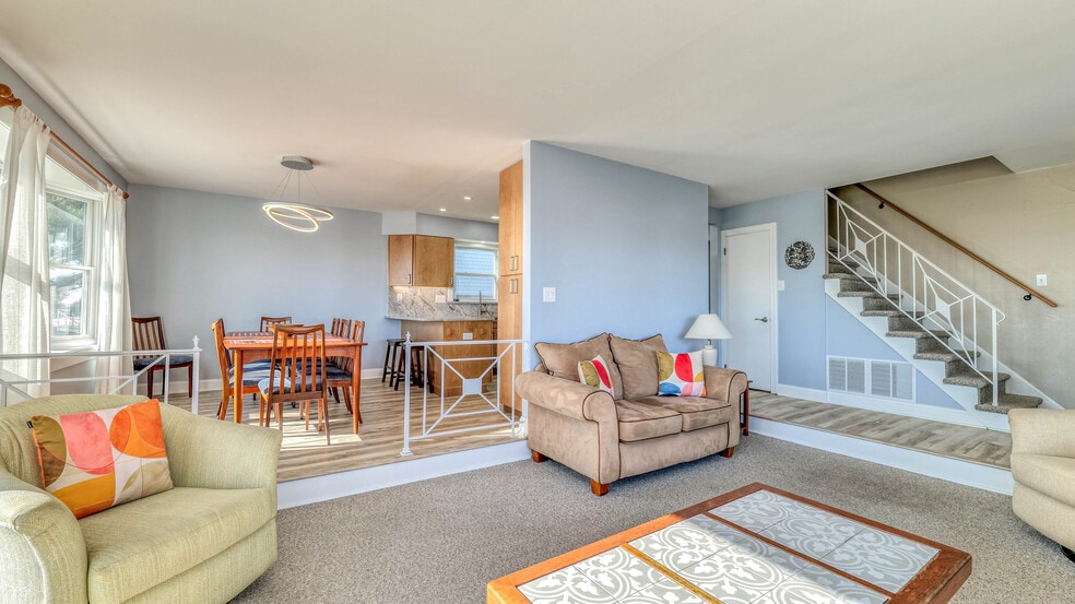 Building Photo - 108 S Newark Ave