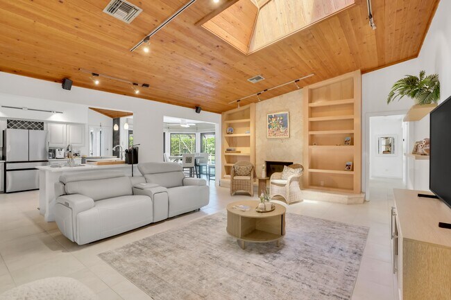 Building Photo - 2903 Banyan Blvd Cir NW