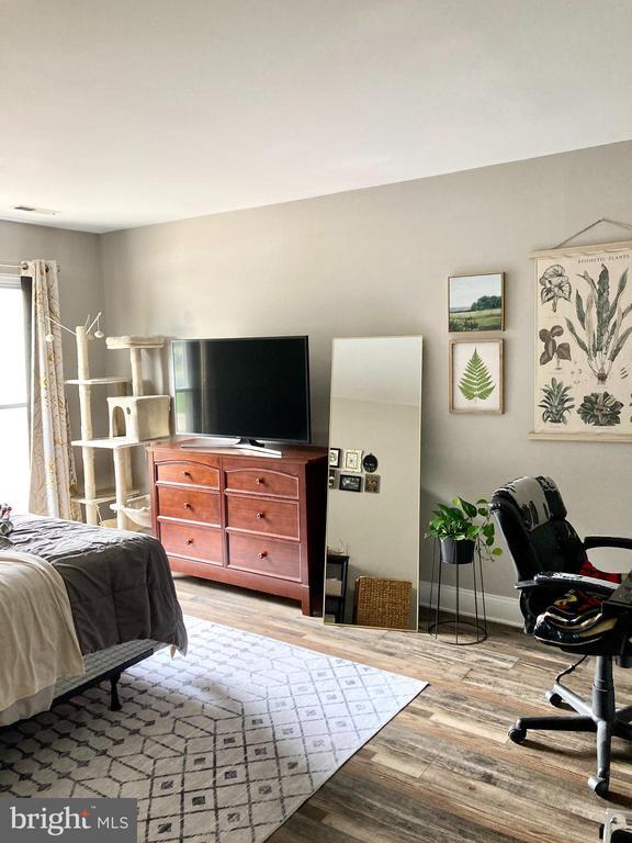 Building Photo - 15 Buttonwood Rd