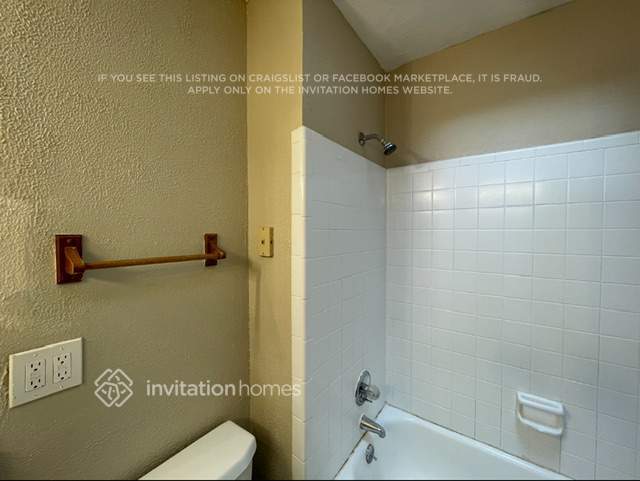 Building Photo - 9082 Green Pines Ct