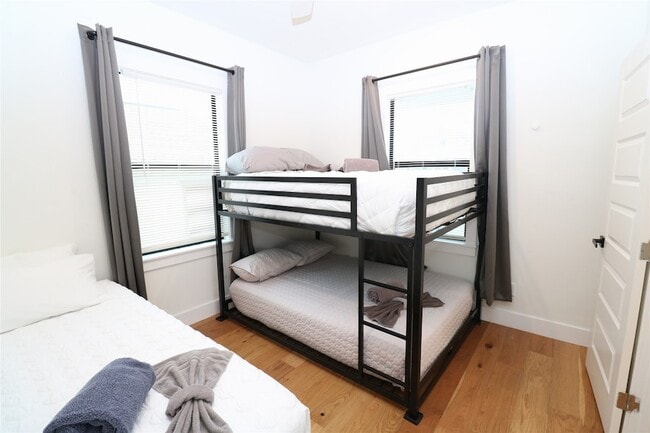 Building Photo - 5506 Avenue Q