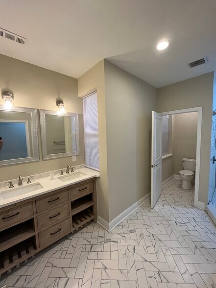 Building Photo - 873 Perkiomen St