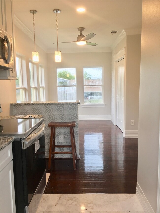 Building Photo - 12430 Pecan Ct