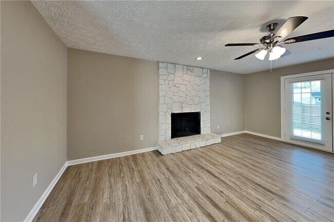 Building Photo - 40 Briar Gate Ln