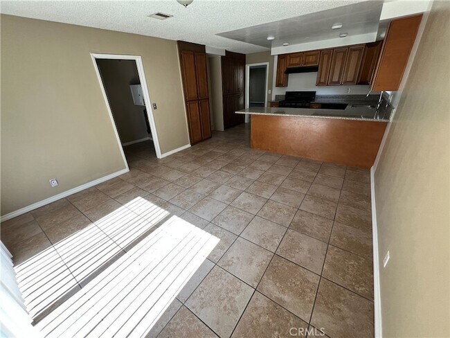 Building Photo - 1313 Morrison Dr