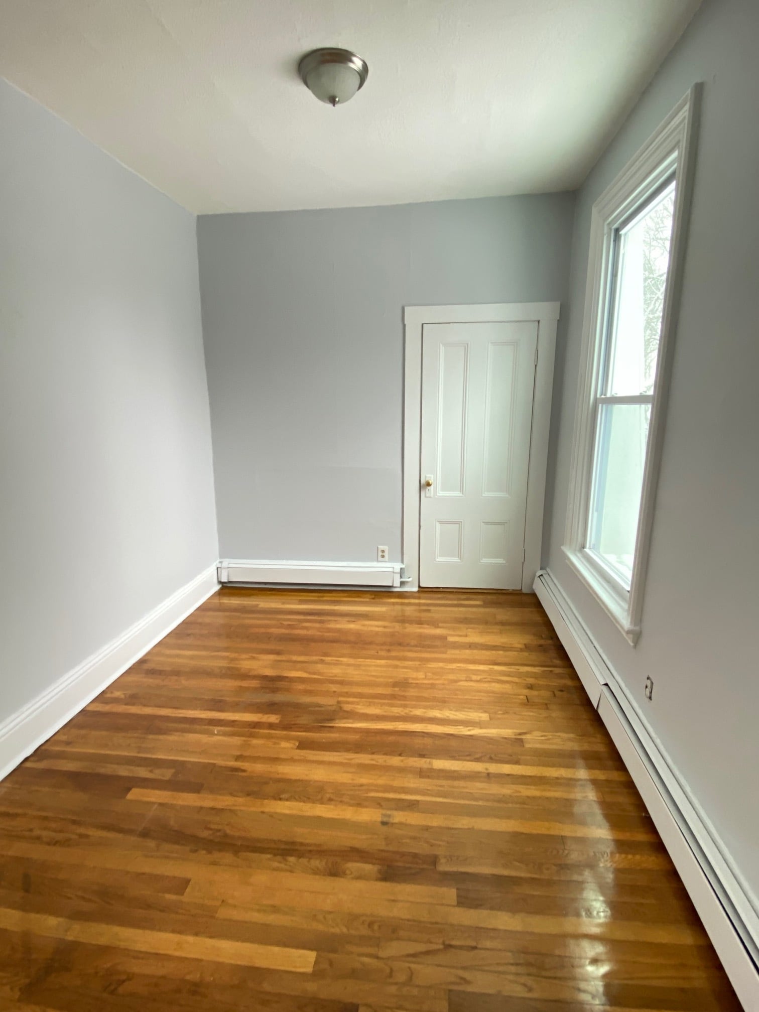 Building Photo - 27 Newton St