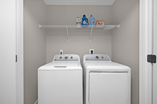 Building Photo - 204 Hunter Ln