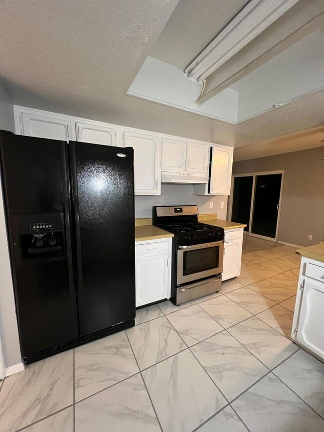 Building Photo - 1502 Monte Sanders Ln