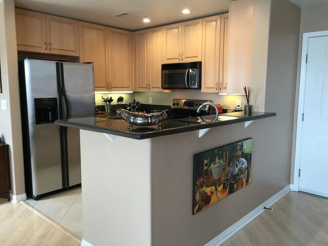 Building Photo - "Chic 1-Bedroom Retreat in the Heart of San Diego’s Little Italy – Perfect Urban Living!"