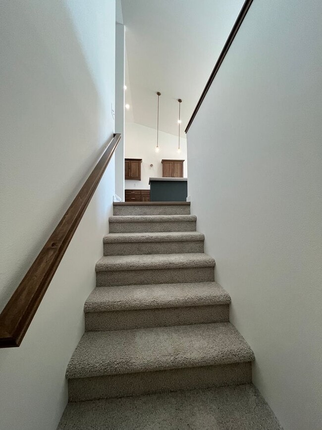 Building Photo - 3 Bed 3 Bath TownHome