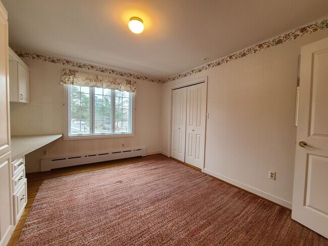 Building Photo - Charming 3-Bedroom, 2-Bathroom Home in South Haven, MI