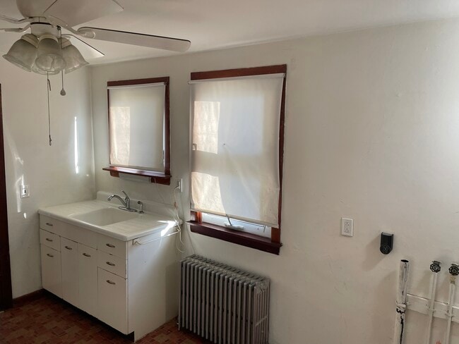 Building Photo - 84 Bridge St